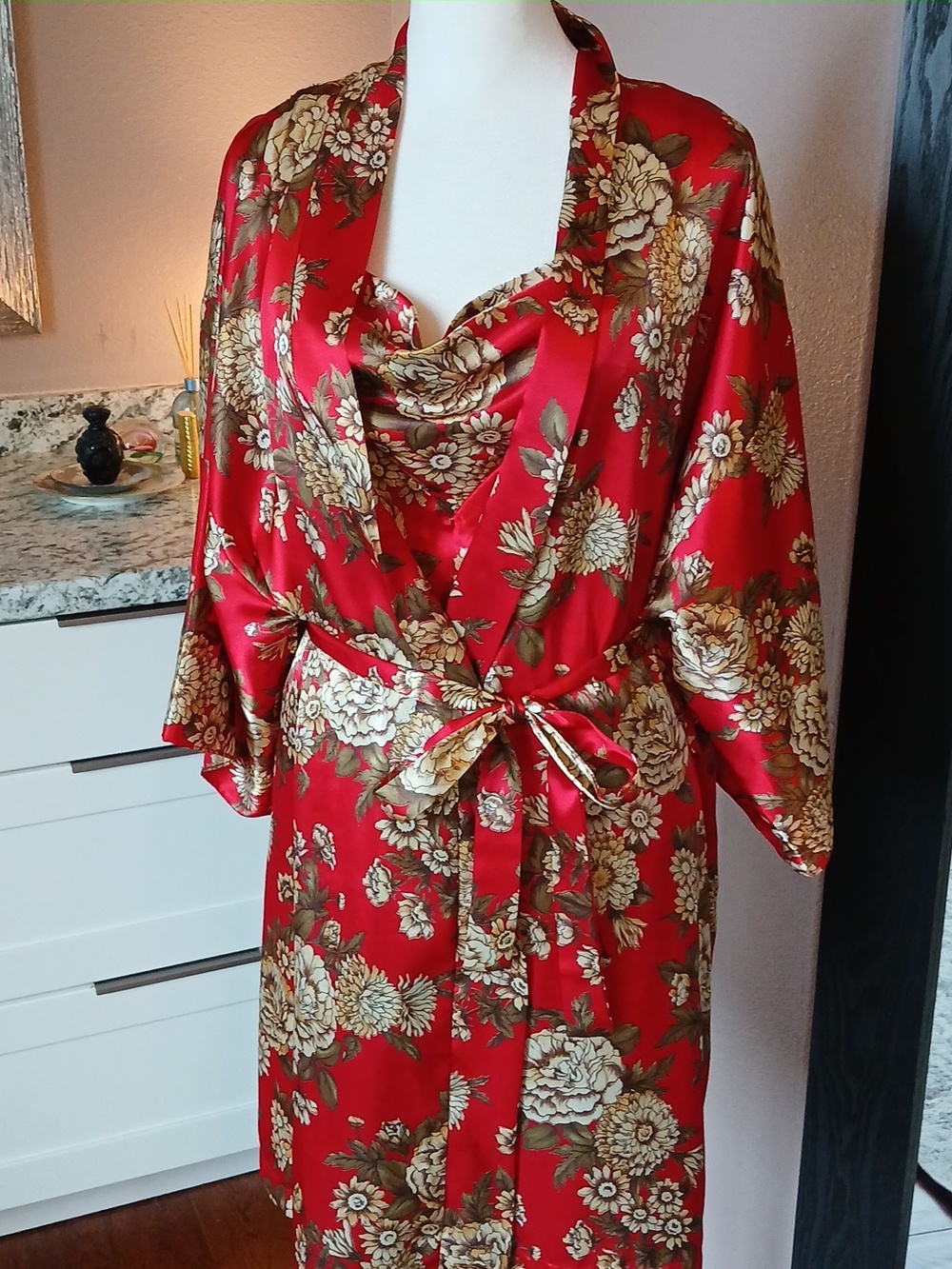 VTG 80s Chemise Nightgown Robe Val Mode Silky Satiny Red Cream Gold Floral Sz L